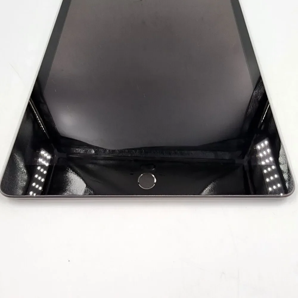 Apple - iPad 10.2 Inch (7th Generation) with Wi-Fi - 32GB - Space Gray - Picture 4 of 15
